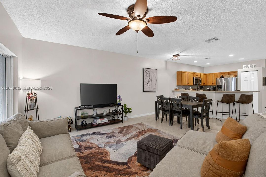 For Sale: $403,999 (2 beds, 2 baths, 1409 Square Feet)