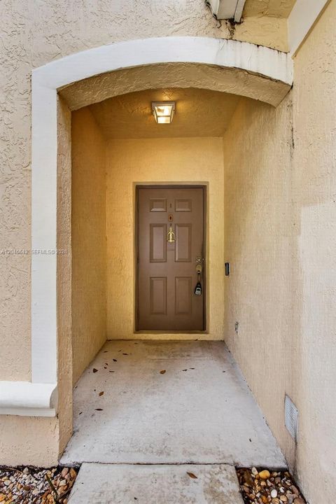For Sale: $403,999 (2 beds, 2 baths, 1409 Square Feet)