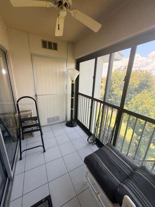 На продажу: $160,000 (2 спален, 2 ванн, 1207 Квадратных фут)