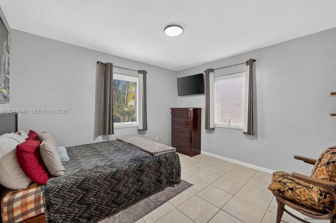 For Sale: $499,000 (4 beds, 2 baths, 1405 Square Feet)