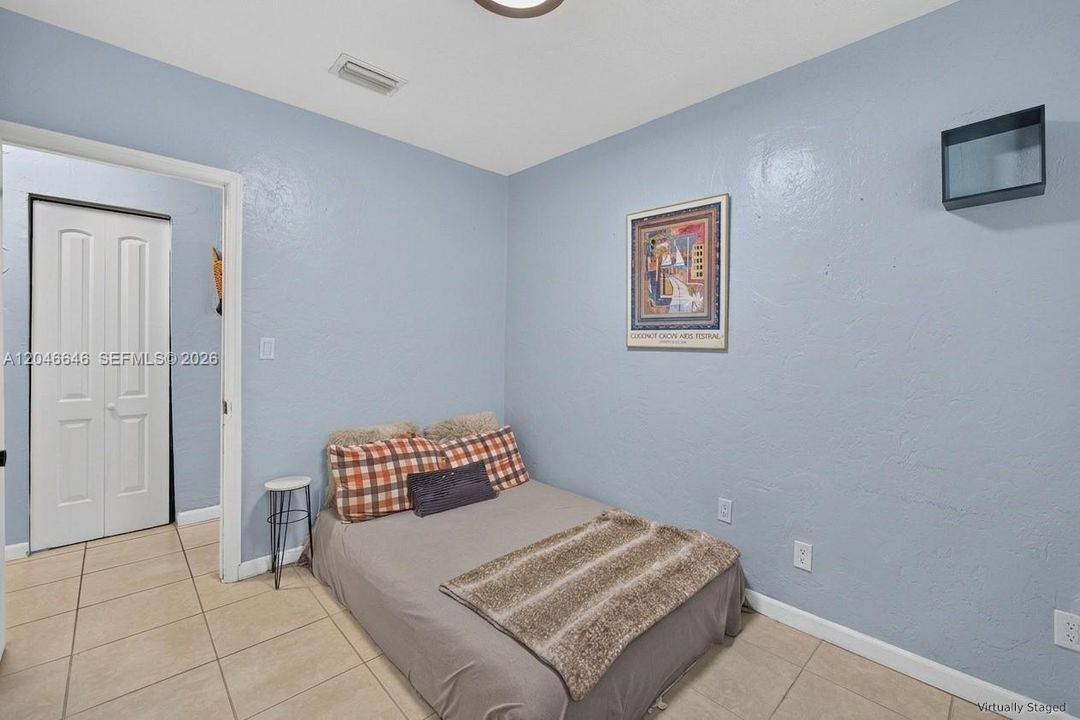 For Sale: $499,000 (4 beds, 2 baths, 1405 Square Feet)