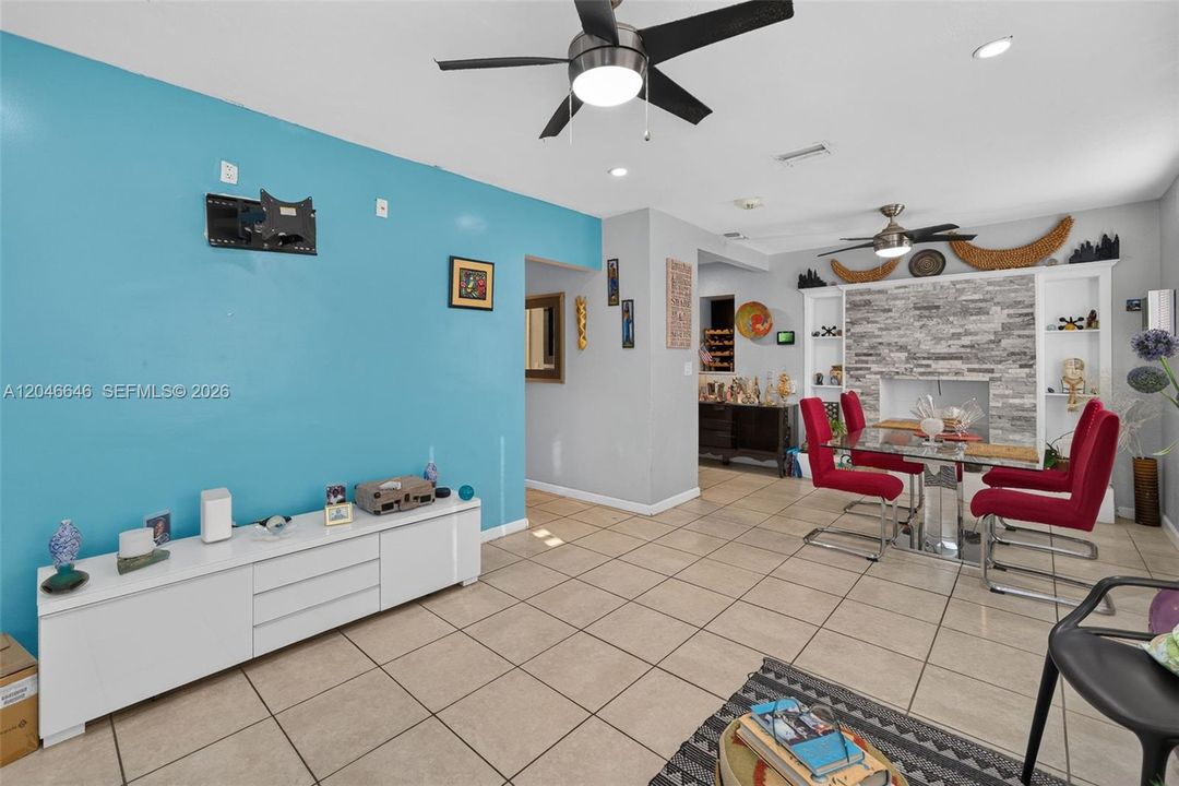 For Sale: $499,000 (4 beds, 2 baths, 1405 Square Feet)