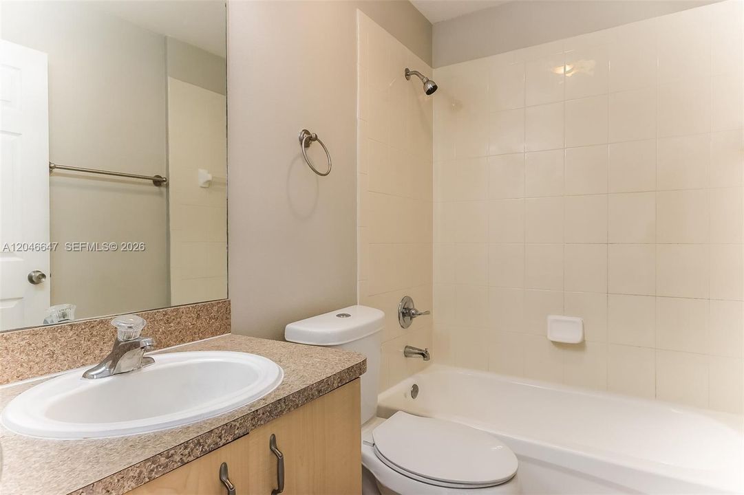 В аренду: $2,200 (3 спален, 2 ванн, 1389 Квадратных фут)