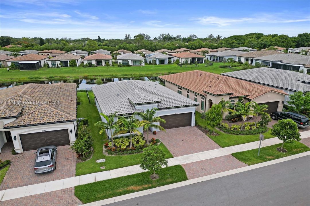For Sale: $848,800 (3 beds, 2 baths, 1762 Square Feet)