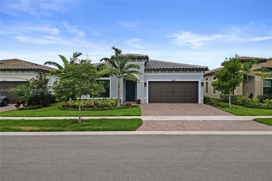 For Sale: $848,800 (3 beds, 2 baths, 1762 Square Feet)