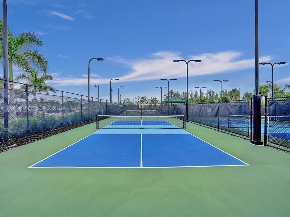 For Sale: $848,800 (3 beds, 2 baths, 1762 Square Feet)