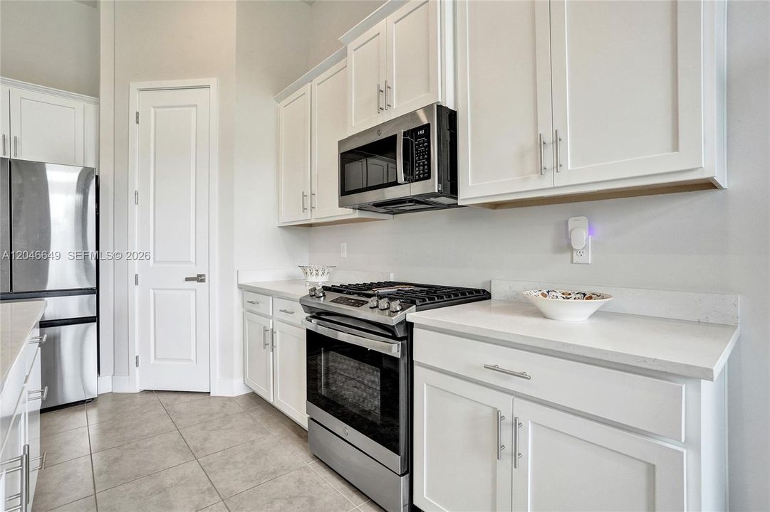 For Sale: $848,800 (3 beds, 2 baths, 1762 Square Feet)