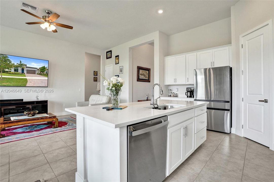 For Sale: $848,800 (3 beds, 2 baths, 1762 Square Feet)