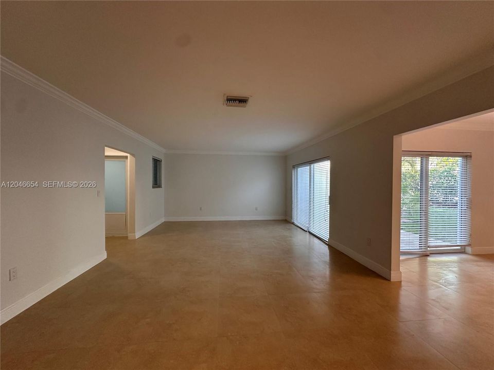 En Renta: $5,998 (3 camas, 2 baños, 3169 Pies cuadrados)