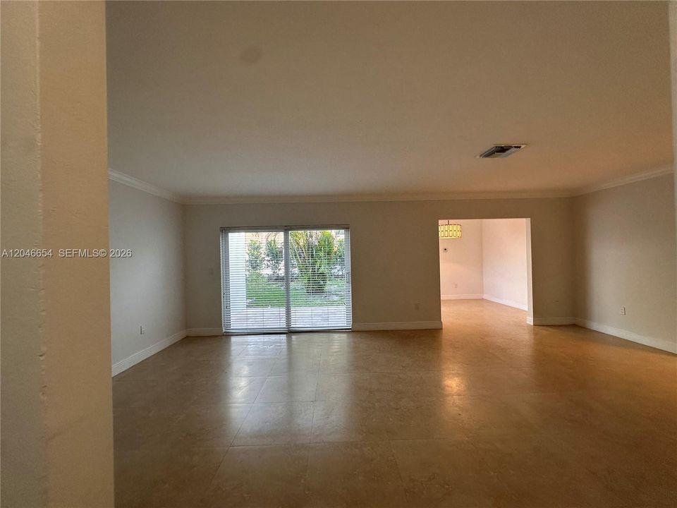 En Renta: $5,998 (3 camas, 2 baños, 3169 Pies cuadrados)