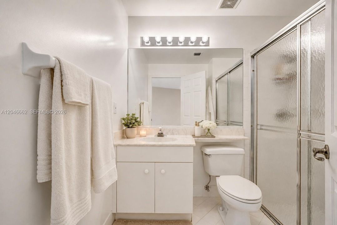 2nd Bathroom