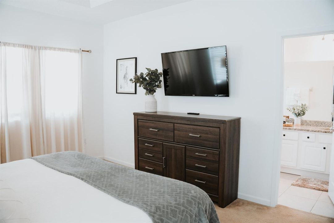 Master bed 2 sec floor