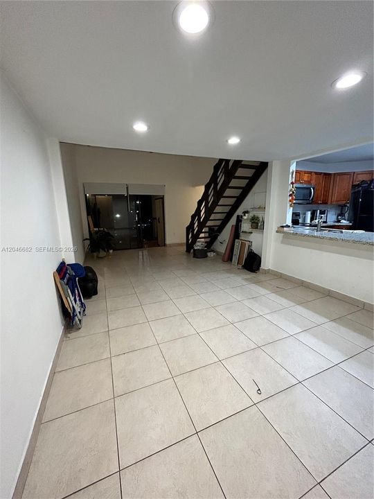 En Renta: $2,400 (2 camas, 2 baños, 1000 Pies cuadrados)