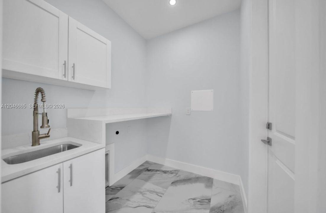 En Venta: $369,900 (3 camas, 2 baños, 0 Pies cuadrados)