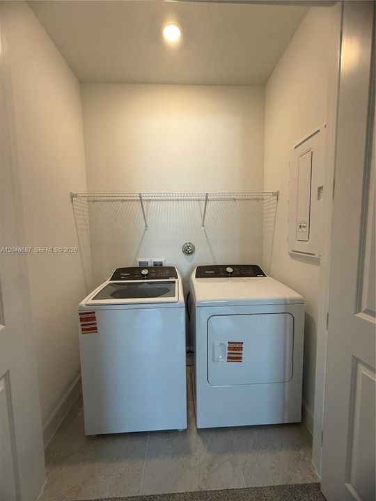 En Renta: $3,350 (3 camas, 2 baños, 1550 Pies cuadrados)