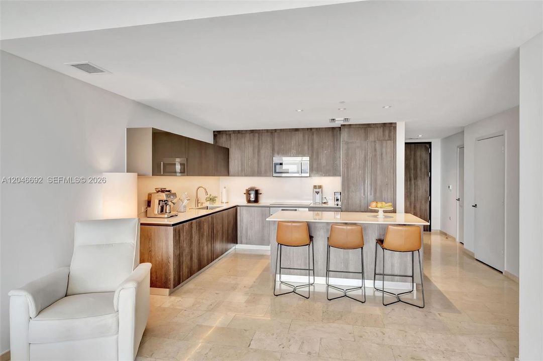 For Sale: $1,199,000 (2 beds, 2 baths, 1407 Square Feet)