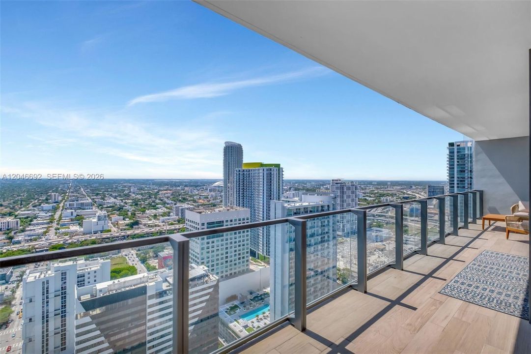 For Sale: $1,199,000 (2 beds, 2 baths, 1407 Square Feet)