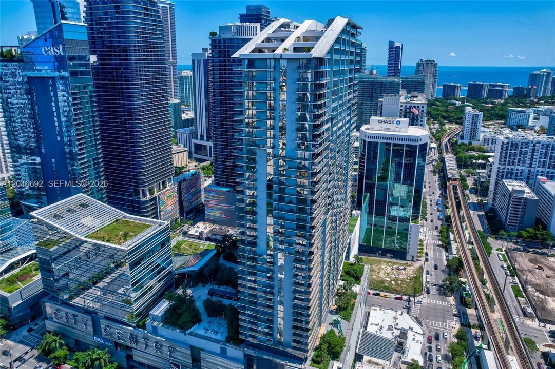 For Sale: $1,199,000 (2 beds, 2 baths, 1407 Square Feet)