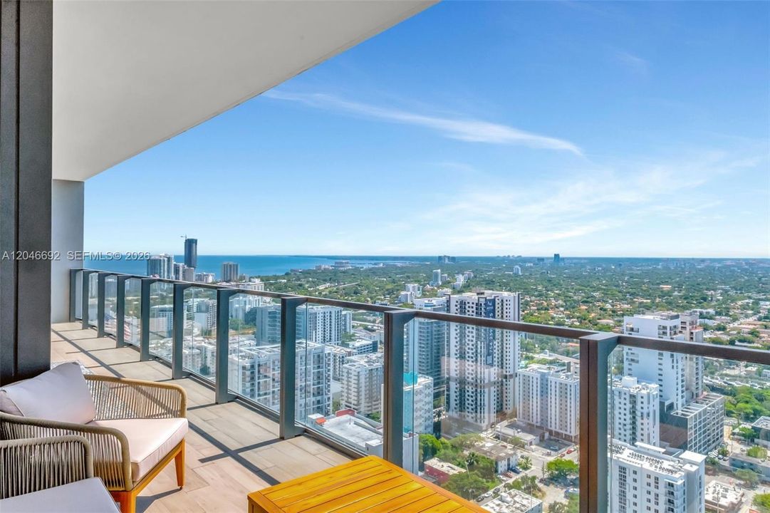 For Sale: $1,199,000 (2 beds, 2 baths, 1407 Square Feet)