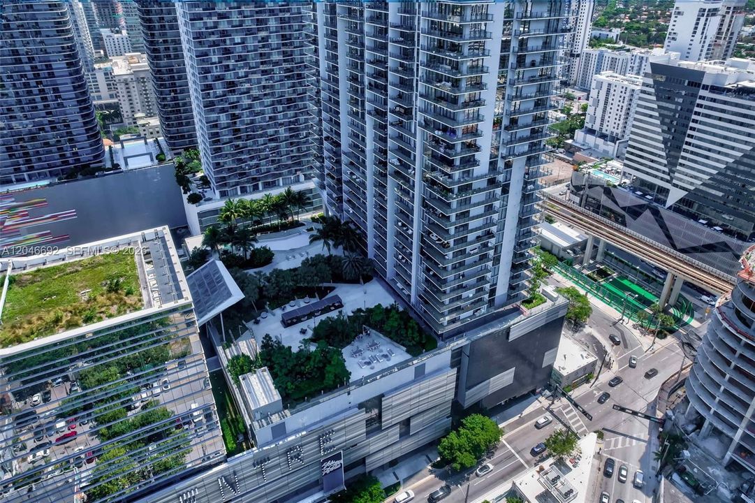 For Sale: $1,199,000 (2 beds, 2 baths, 1407 Square Feet)