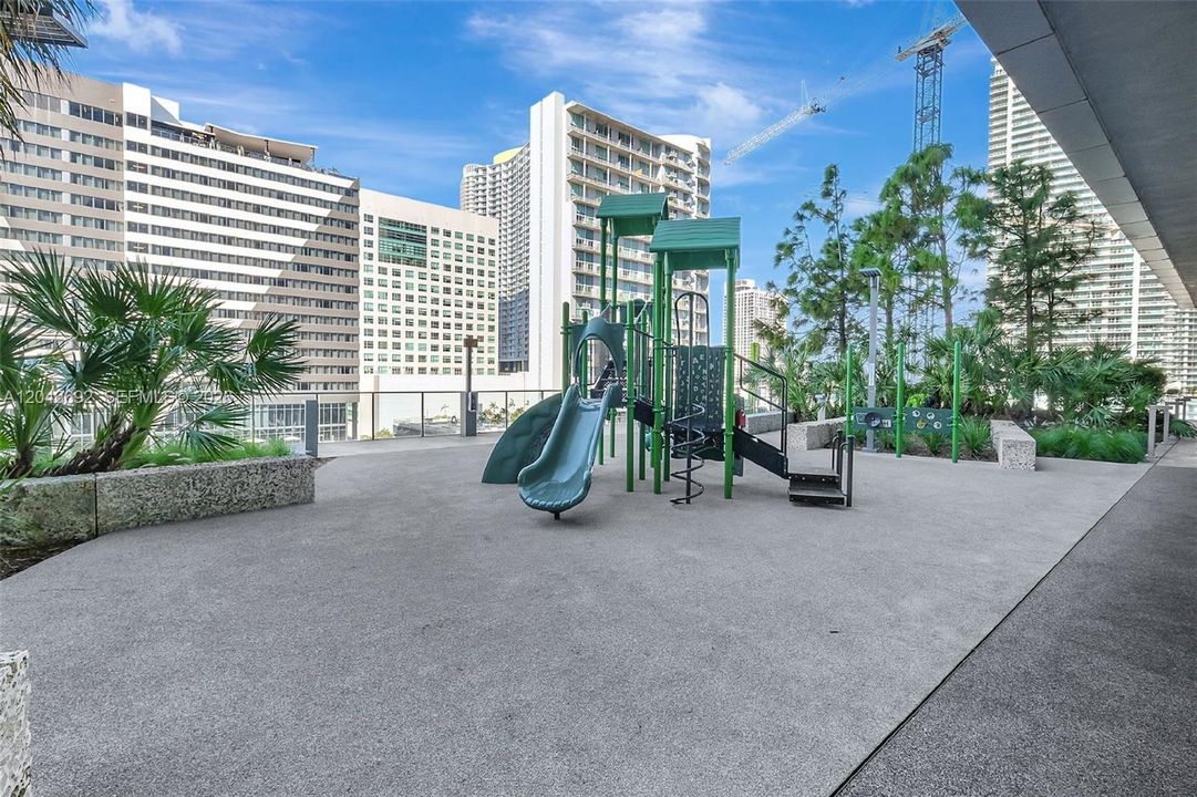 For Sale: $1,199,000 (2 beds, 2 baths, 1407 Square Feet)