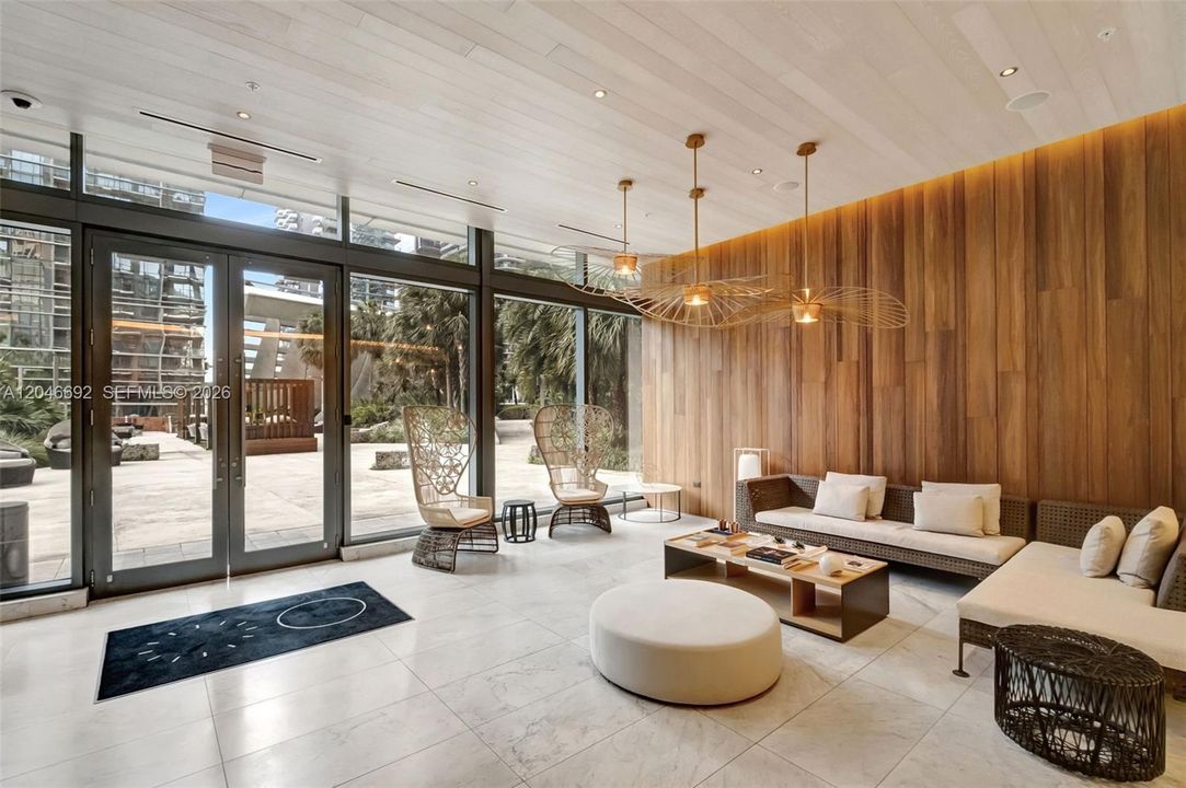For Sale: $1,199,000 (2 beds, 2 baths, 1407 Square Feet)