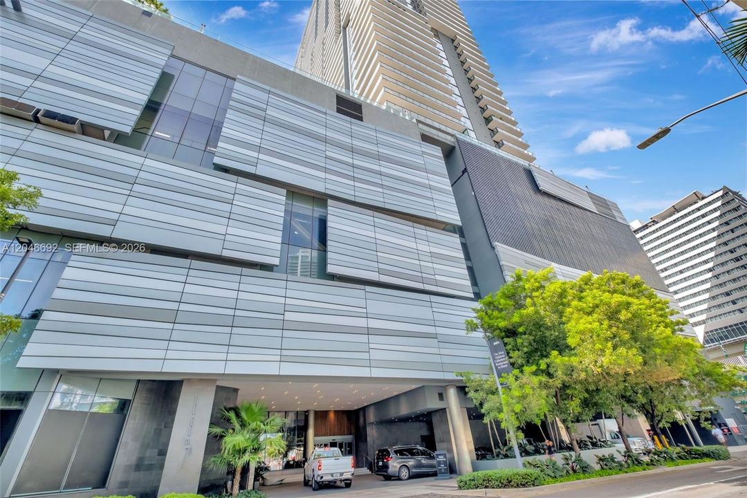 For Sale: $1,199,000 (2 beds, 2 baths, 1407 Square Feet)