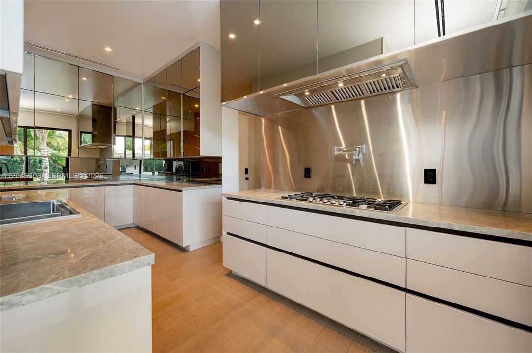 En Venta: $6,350,000 (7 camas, 7 baños, 6353 Pies cuadrados)