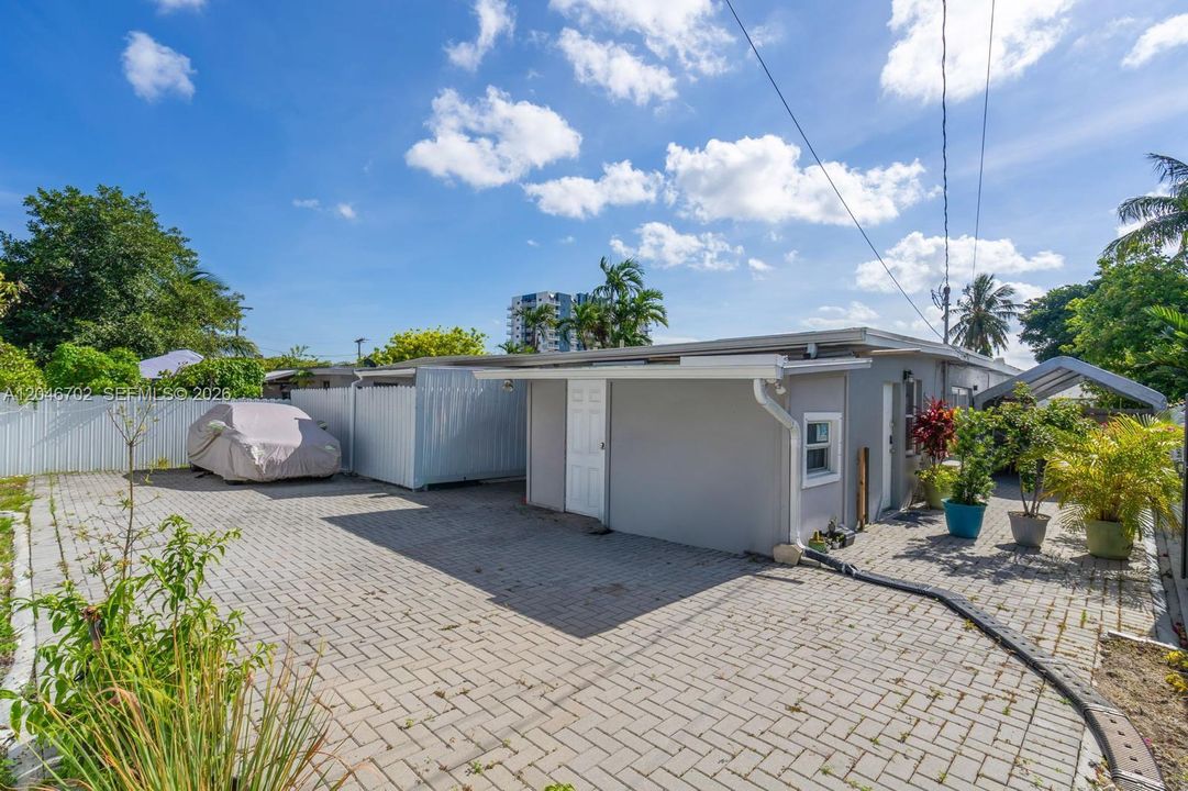 На продажу: $720,000 (2 спален, 1 ванн, 1758 Квадратных фут)