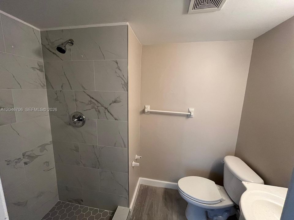 En Renta: $1,850 (2 camas, 2 baños, 800 Pies cuadrados)