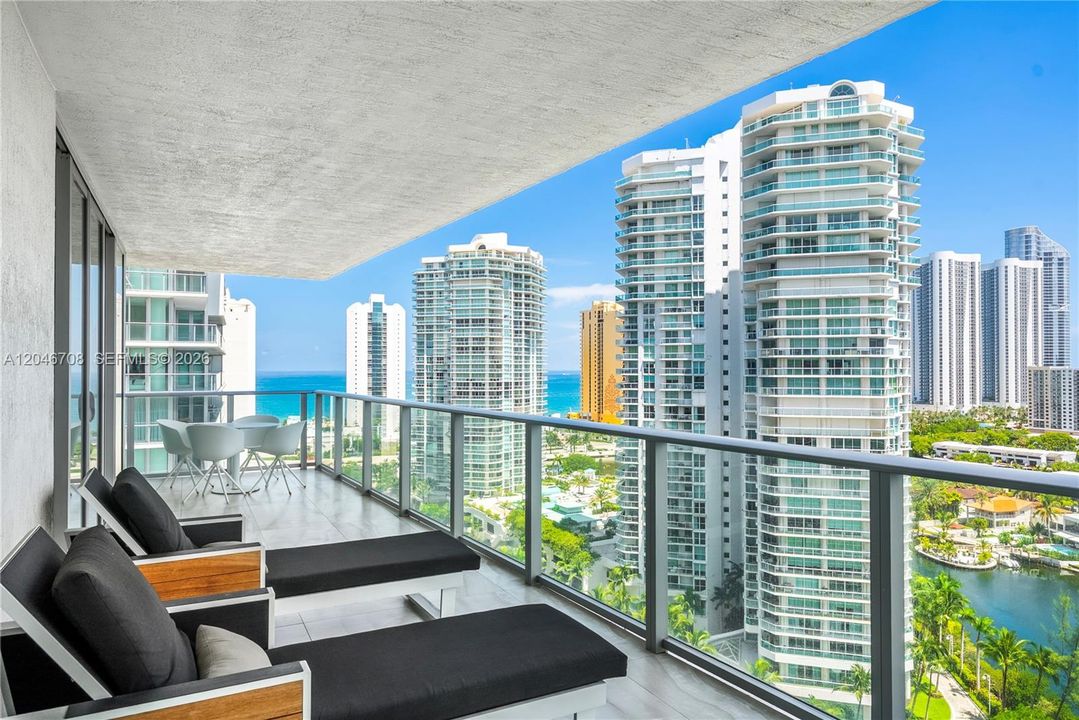 En Venta: $1,400,000 (3 camas, 3 baños, 1892 Pies cuadrados)