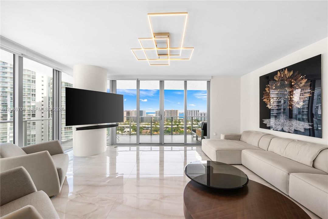 En Venta: $1,400,000 (3 camas, 3 baños, 1892 Pies cuadrados)