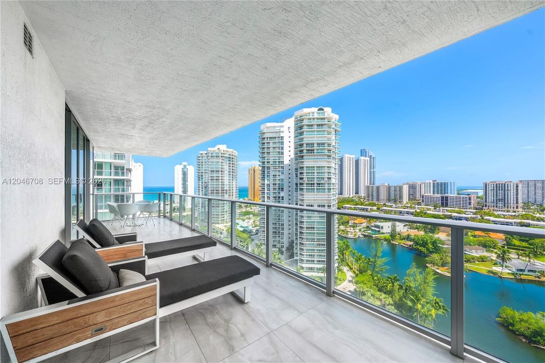 En Venta: $1,400,000 (3 camas, 3 baños, 1892 Pies cuadrados)