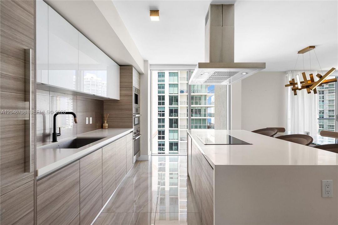 En Venta: $1,400,000 (3 camas, 3 baños, 1892 Pies cuadrados)