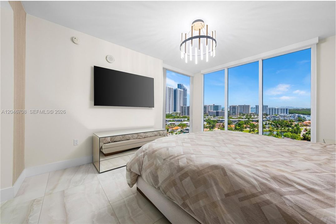 En Venta: $1,400,000 (3 camas, 3 baños, 1892 Pies cuadrados)