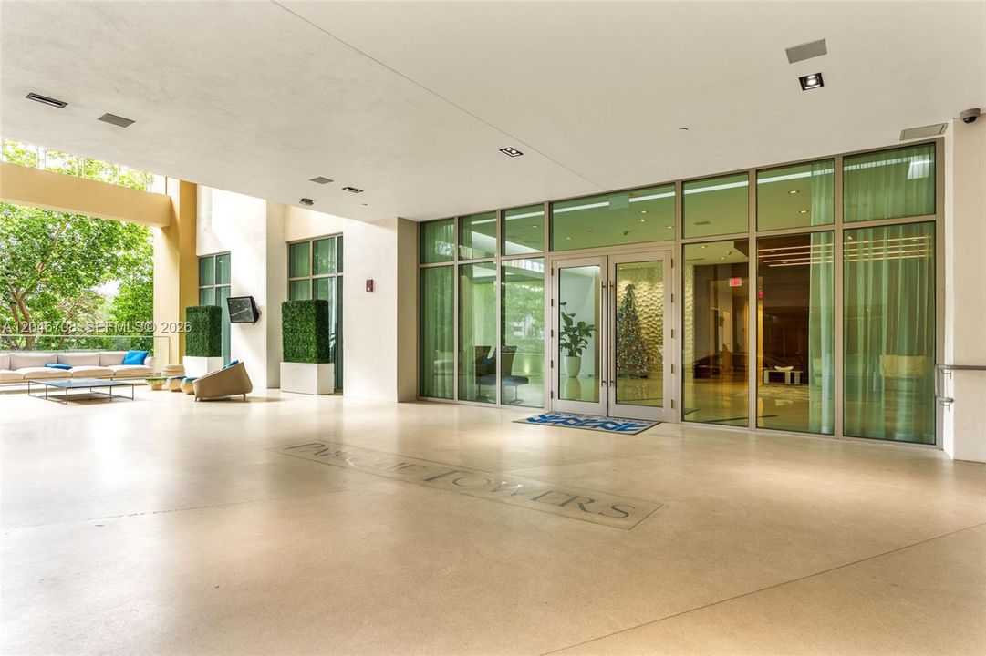 En Venta: $1,400,000 (3 camas, 3 baños, 1892 Pies cuadrados)