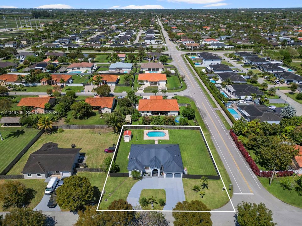 For Sale: $895,000 (4 beds, 3 baths, 2106 Square Feet)