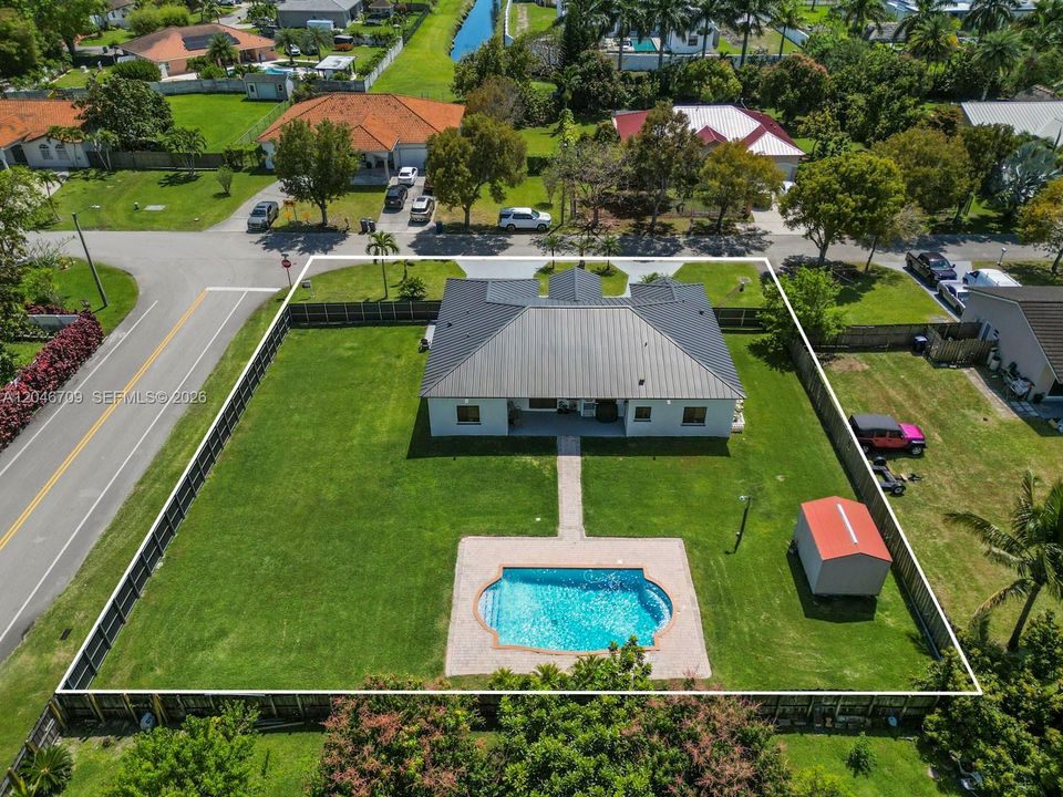 For Sale: $895,000 (4 beds, 3 baths, 2106 Square Feet)