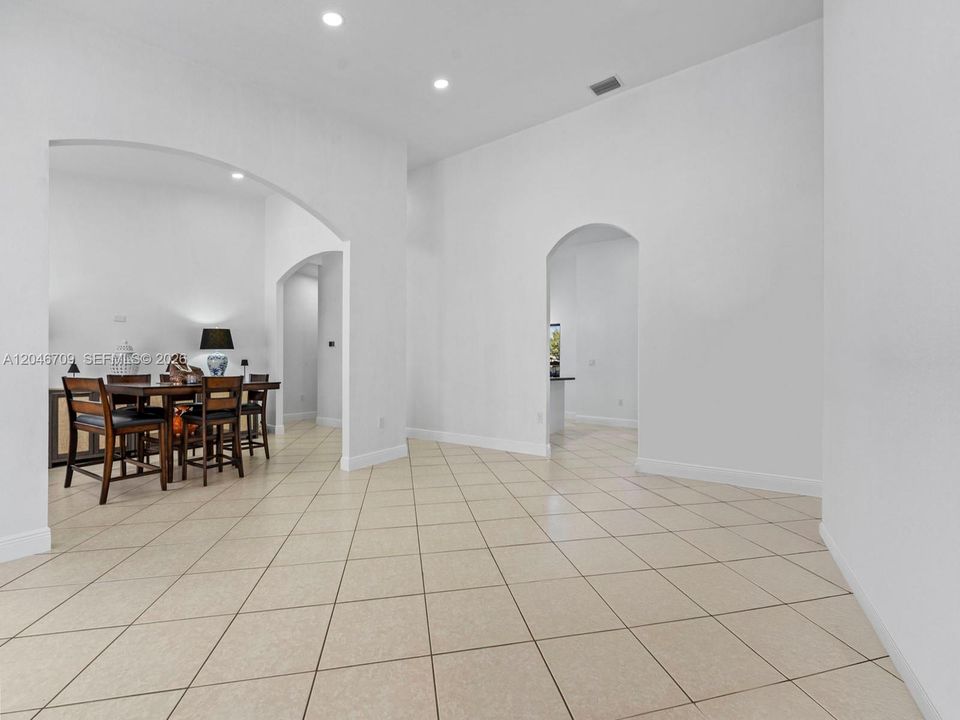 For Sale: $895,000 (4 beds, 3 baths, 2106 Square Feet)
