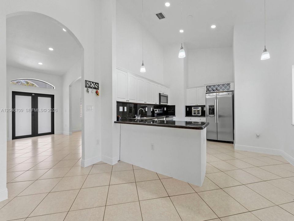For Sale: $895,000 (4 beds, 3 baths, 2106 Square Feet)