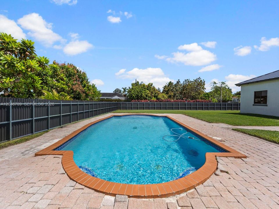 For Sale: $895,000 (4 beds, 3 baths, 2106 Square Feet)