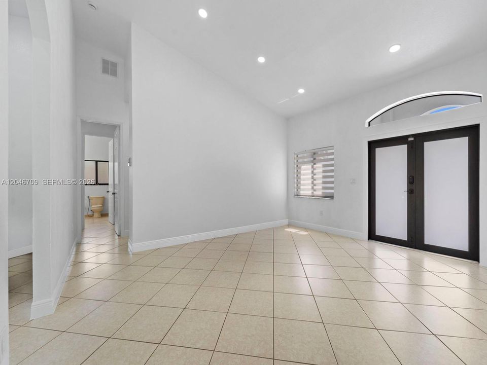 For Sale: $895,000 (4 beds, 3 baths, 2106 Square Feet)