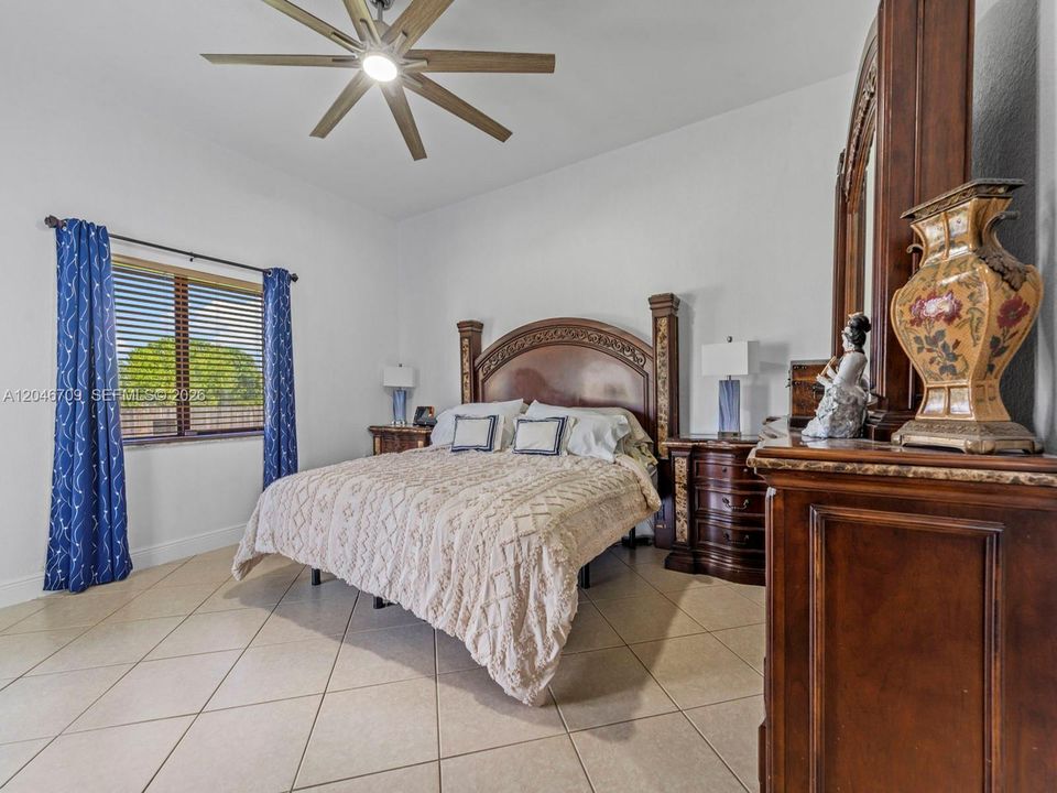 For Sale: $895,000 (4 beds, 3 baths, 2106 Square Feet)