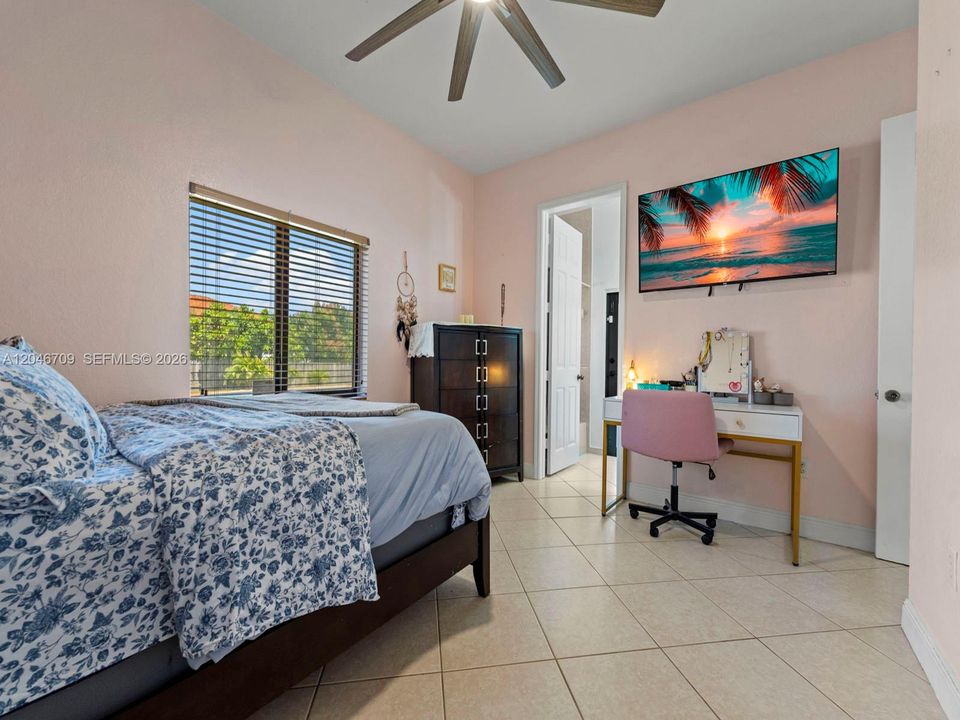 For Sale: $895,000 (4 beds, 3 baths, 2106 Square Feet)