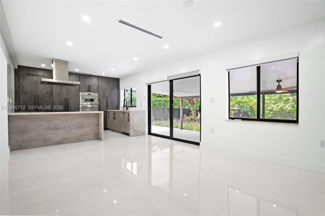 For Rent: $5,000 (3 beds, 3 baths, 1498 Square Feet)