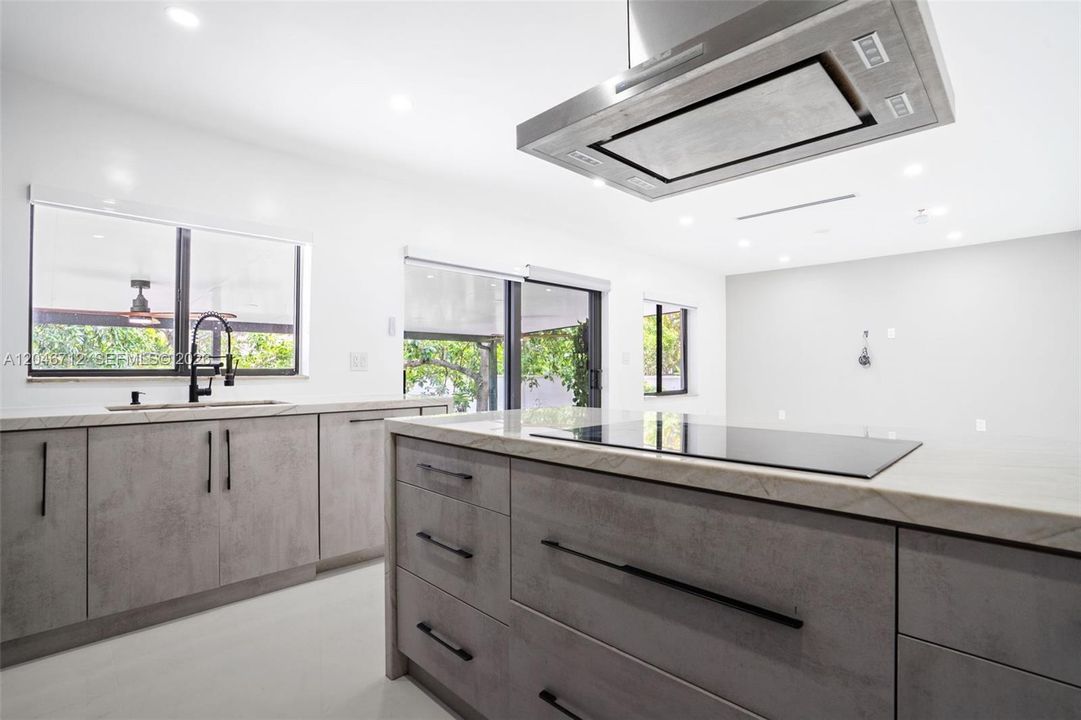 For Rent: $5,000 (3 beds, 3 baths, 1498 Square Feet)