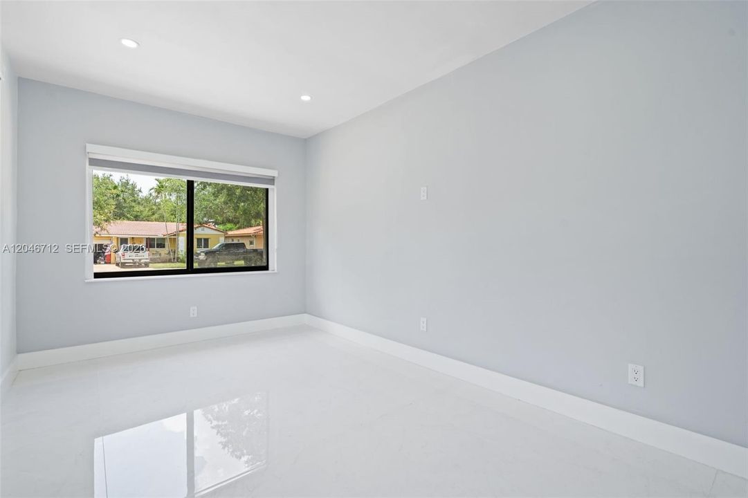 For Rent: $5,000 (3 beds, 3 baths, 1498 Square Feet)