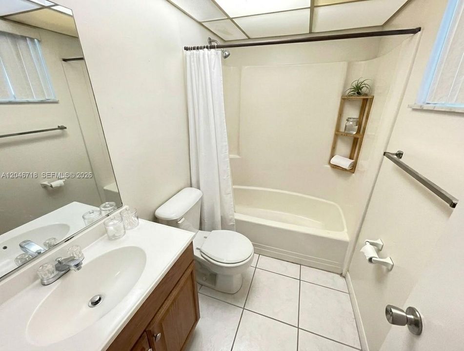 For Sale: $134,500 (2 beds, 2 baths, 959 Square Feet)
