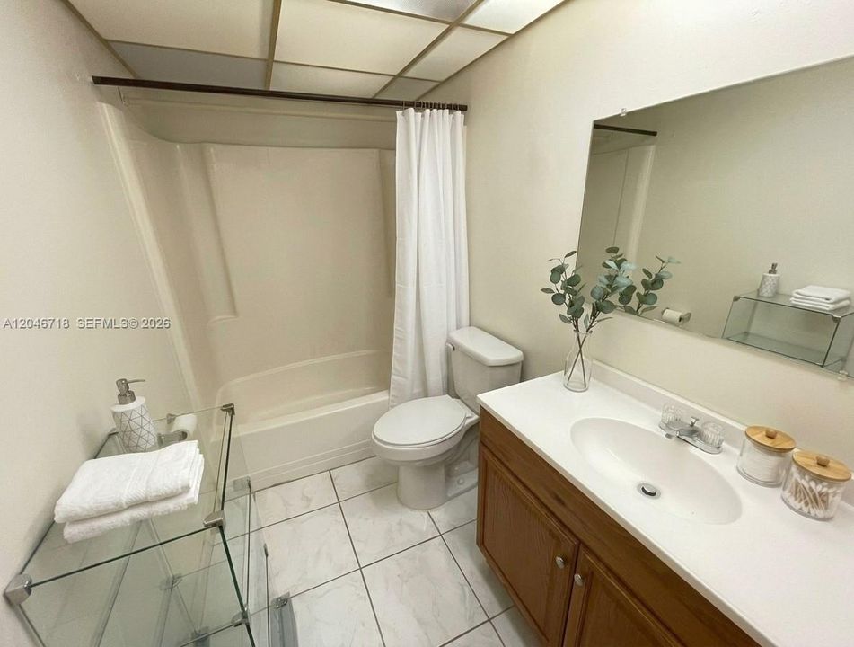 For Sale: $134,500 (2 beds, 2 baths, 959 Square Feet)