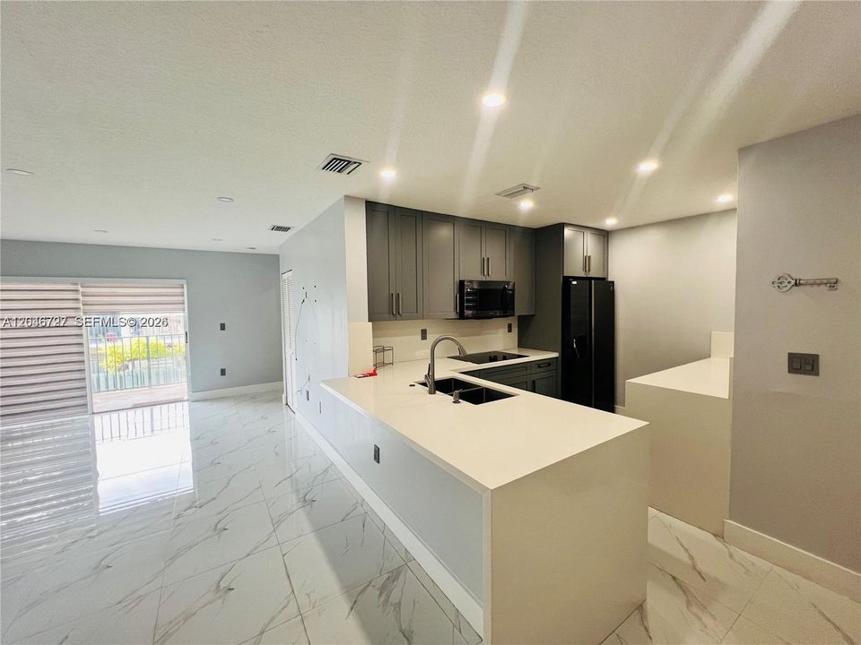 В аренду: $2,850 (3 спален, 2 ванн, 1090 Квадратных фут)